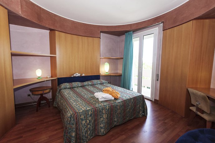 Imagen de la habitación del Hotel Termeterna Longevity Spring Resort. Foto 9