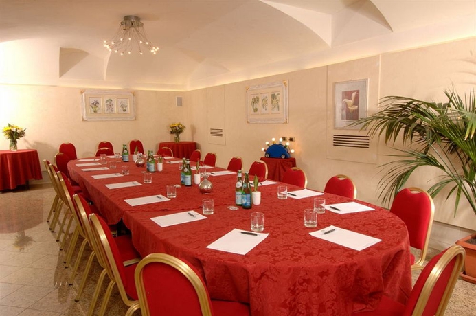 Imagen de los interiores del Hotel Terminal, Milán. Foto 14