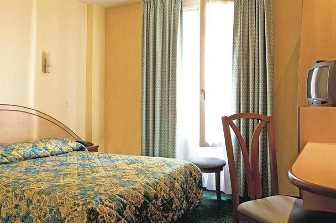 Imagen general del Hotel Terminus Montparnasse. Foto 12