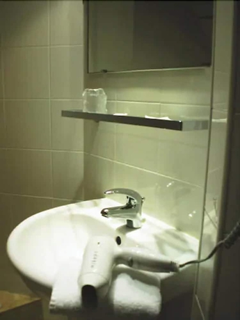 Imagen de la habitación del Hotel Terminus Orléans. Foto 16