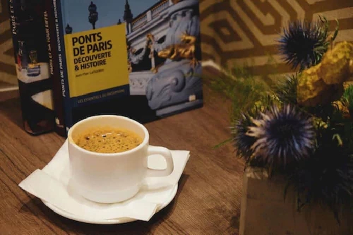 Imagen del bar/restaurante del Hotel Terminus Orléans. Foto 2