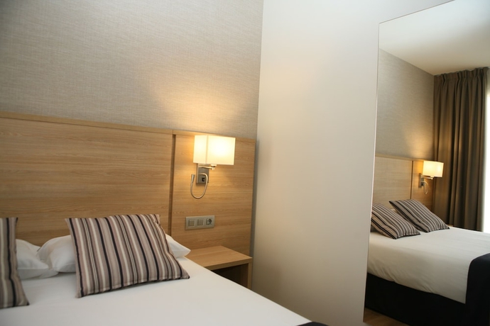 Imagen de la habitación del Hotel Terminus Puigcerdà. Foto 12
