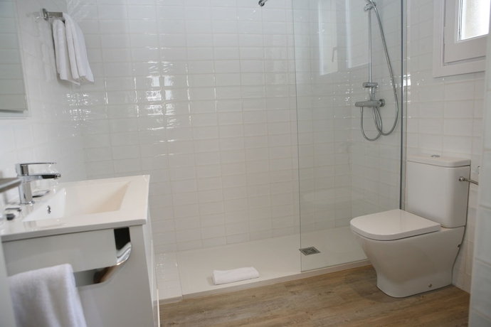 Imagen de la habitación del Hotel Terminus Puigcerdà. Foto 16