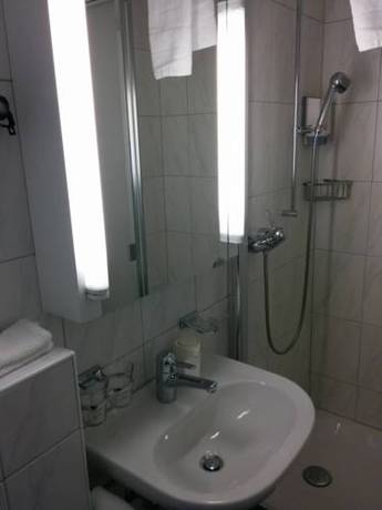 Imagen de la habitación del Hotel Terminus, SAMEDAN . Foto 11