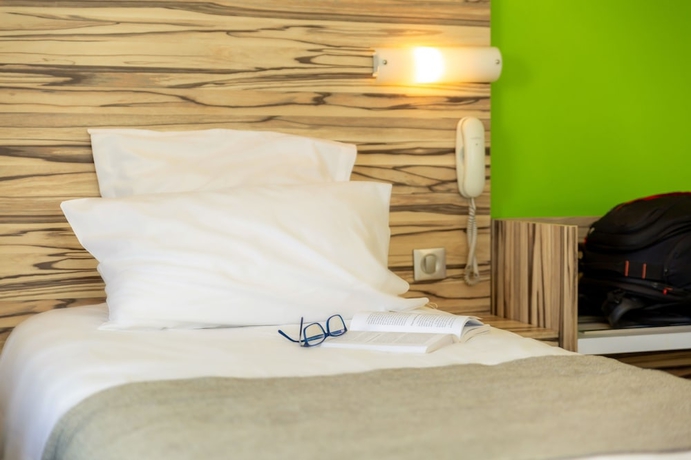 Imagen de la habitación del Hotel Terminus Saint Charles. Foto 17