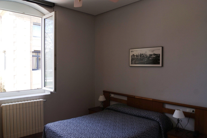 Imagen de la habitación del Hotel Terminus, San Sebastián. Foto 6