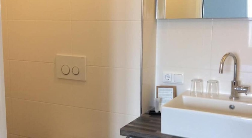 Imagen de la habitación del Hotel Termunterzijl. Foto 7