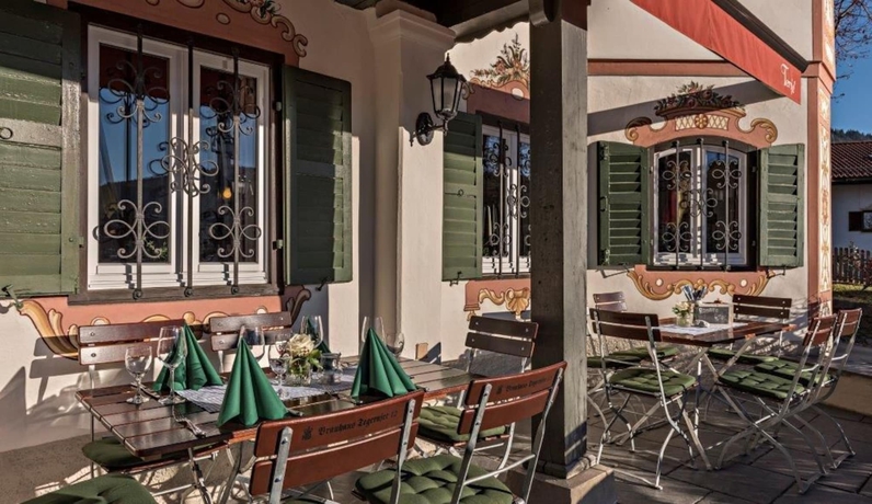 Imagen de los exteriores del Hotel Terofal. Foto 5