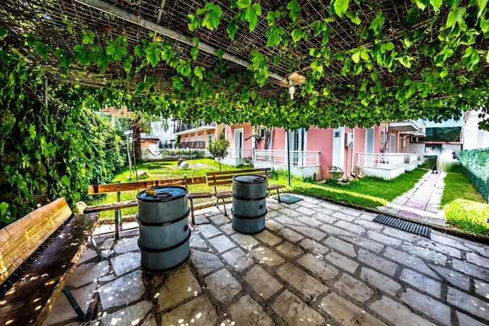 Imagen de los exteriores del Hotel Terra Azzura. Foto 18