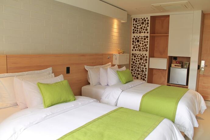 Imagen de la habitación del Hotel Terra Biohotel. Foto 16