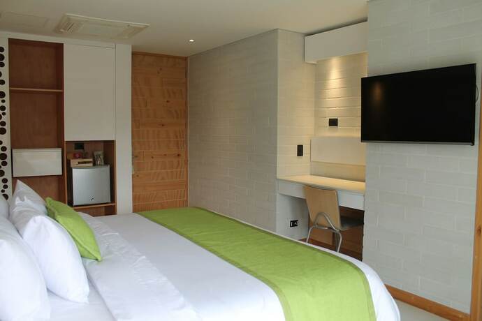 Imagen de la habitación del Hotel Terra Biohotel. Foto 19