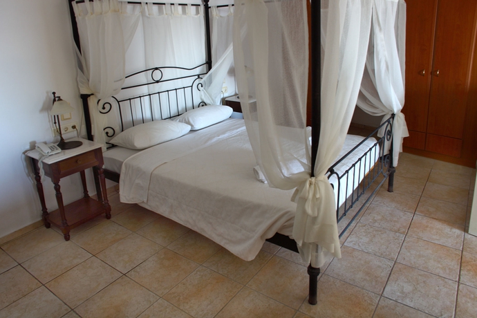 Imagen de la habitación del Hotel Terra Blue Santorini. Foto 5