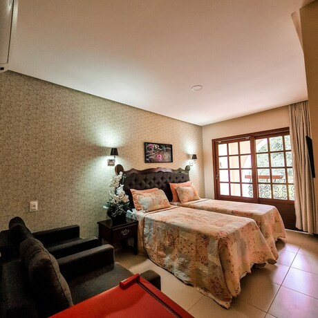 Imagen de la habitación del Hotel Terra Dos Diamantes. Foto 32