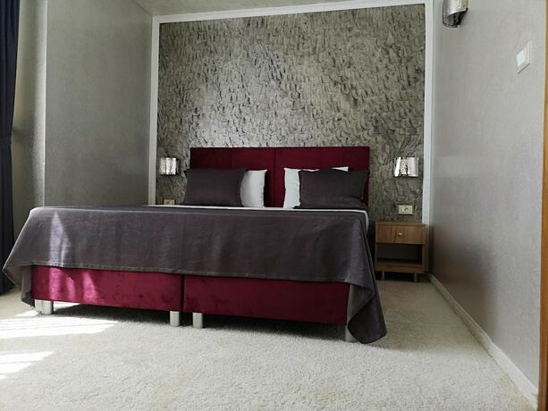 Imagen general del Hotel Terra Europe Brontes. Foto 4