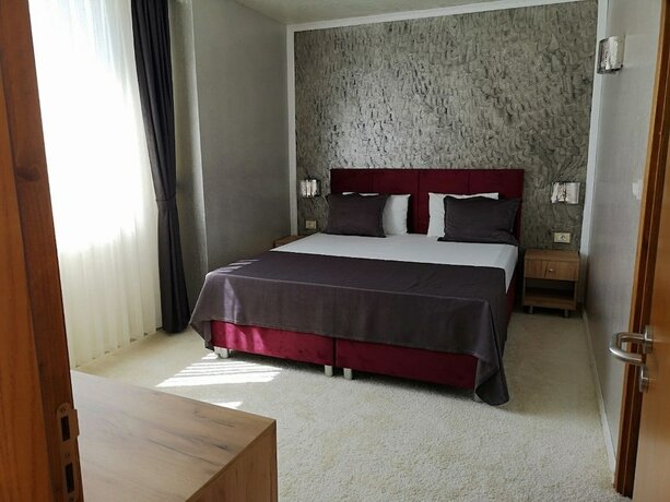 Imagen de la habitación del Hotel Terra Europe Brontes. Foto 29