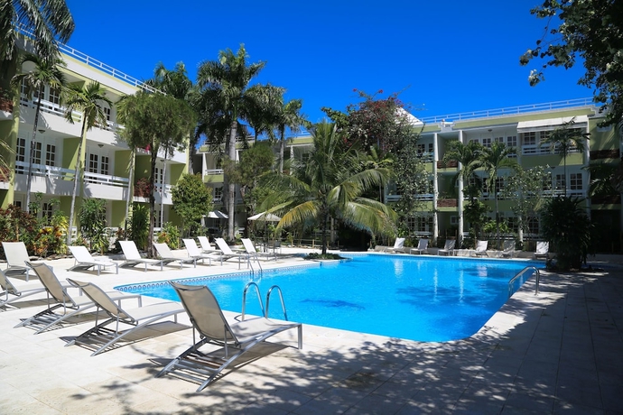 Imagen de la piscina del Hotel Terra Linda Resort. Foto 16