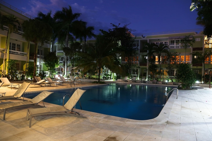 Imagen de la piscina del Hotel Terra Linda Resort. Foto 17