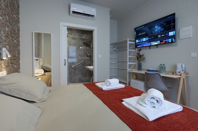 Imagen de la habitación del Hotel Terra de Padr&oacute;n Quality Rooms. Foto 8