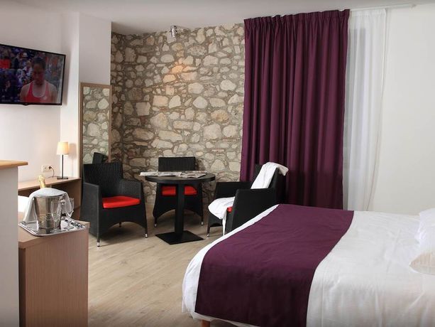 Imagen de la habitación del Hotel TerraNostra, Tarascon-sur-Ari&egrave;ge. Foto 10