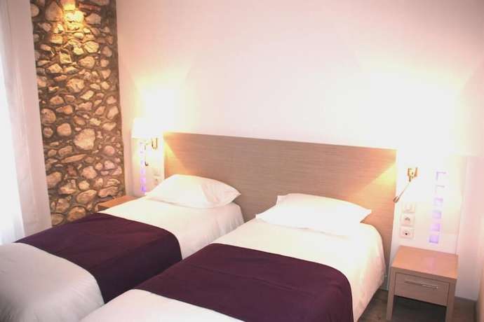Imagen de la habitación del Hotel TerraNostra, Tarascon-sur-Ari&egrave;ge. Foto 16