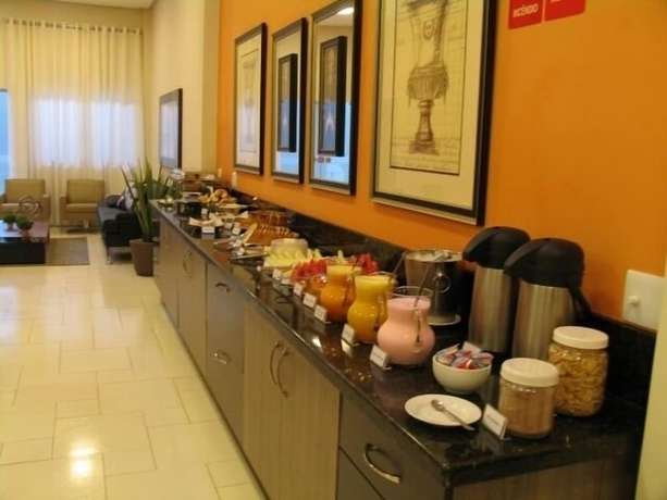 Imagen del bar/restaurante del Hotel Terra&ccedil;o, Tres Pontas. Foto 4