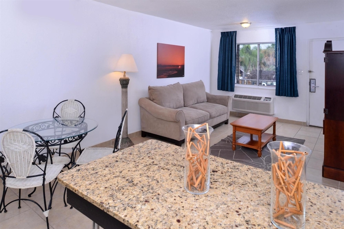 Imagen de la habitación del Hotel Terrace Garden Inn. Foto 7