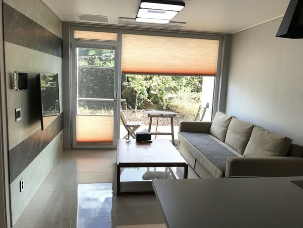 Imagen de la habitación del Hotel Terrace Hill Resort. Foto 17