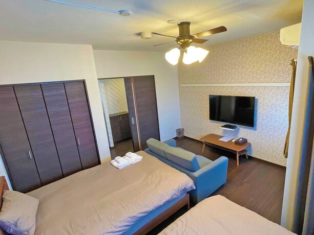 Imagen de la habitación del Hotel Terrace Resort Mihama. Foto 13