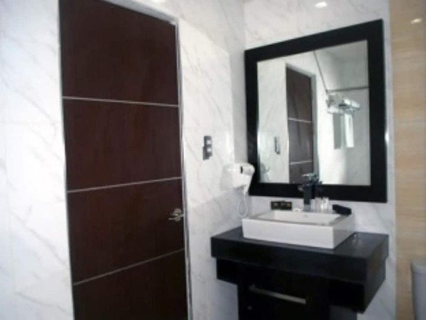 Imagen general del Hotel Terrace Subic Bay. Foto 7