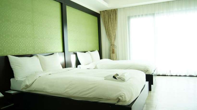 Imagen general del Hotel Terrace Subic Bay. Foto 14