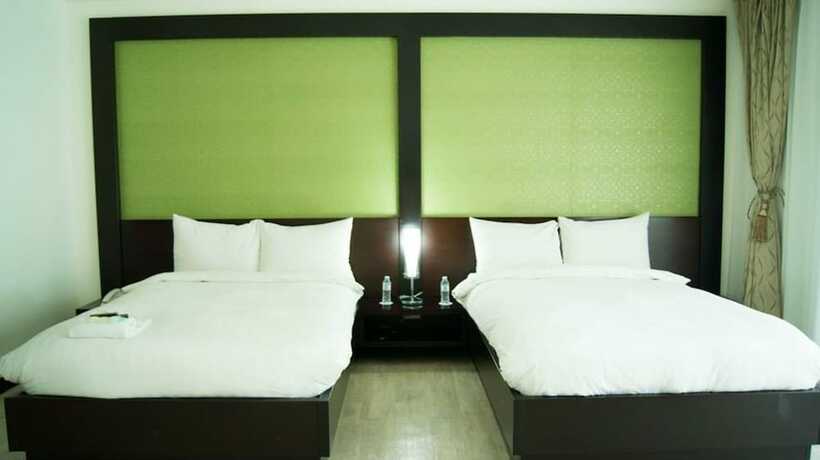 Imagen de la habitación del Hotel Terrace Subic Bay. Foto 17