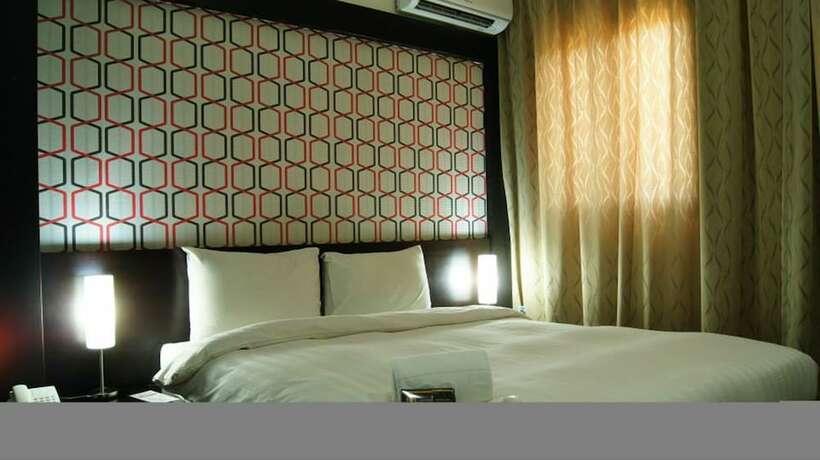 Imagen de la habitación del Hotel Terrace Subic Bay. Foto 18