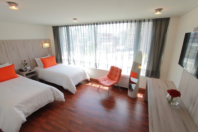 Imagen de la habitación del Hotel Terrado Lyon. Foto 4