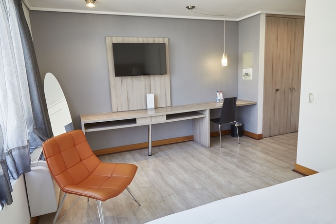 Imagen de la habitación del Hotel Terrado Lyon. Foto 6