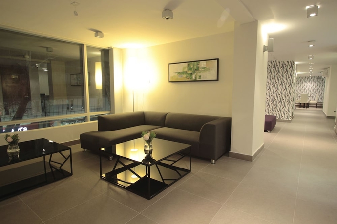 Imagen de los interiores del Hotel Terrado Lyon. Foto 16
