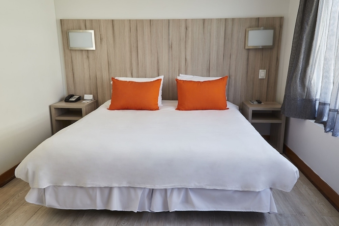 Imagen de la habitación del Hotel Terrado Lyon. Foto 12