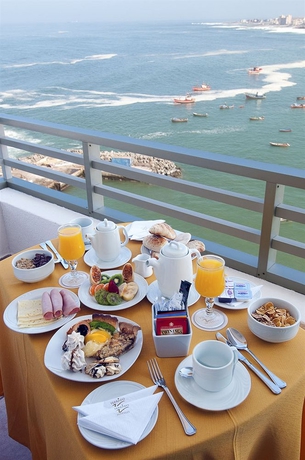 Imagen del bar/restaurante del Hotel Terrado Suites Iquique. Foto 2