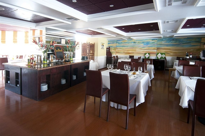 Imagen del bar/restaurante del Hotel Terrado Suites Iquique. Foto 3