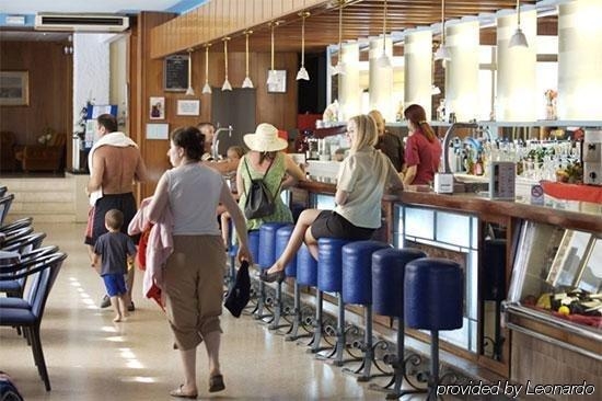 Imagen del bar/restaurante del Hotel Terramar, Calella. Foto 8