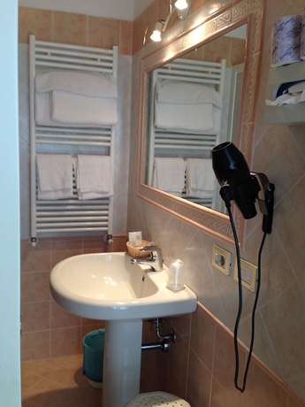 Imagen de la habitación del Hotel Terranova, Olbia. Foto 3
