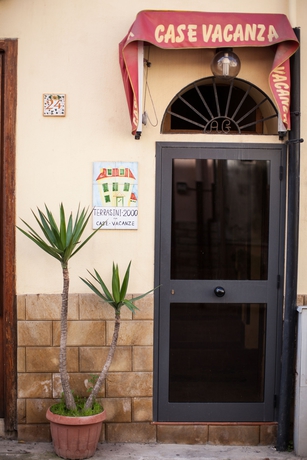 Imagen general del Hotel Terrasini 2000 - Case Vacanze. Foto 2