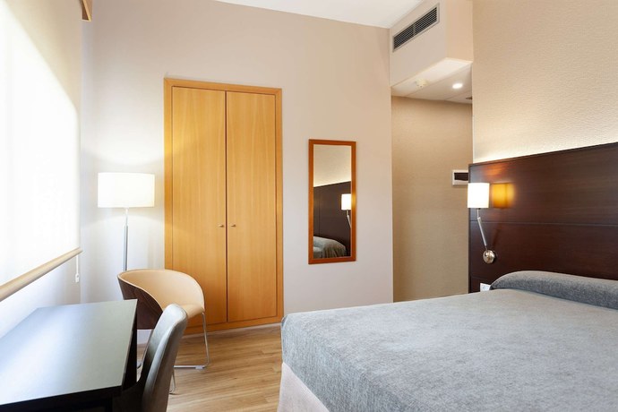 Imagen de la habitación del Hotel Terrassa Confort. Foto 13