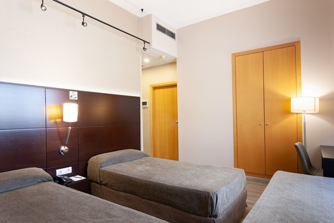 Imagen de la habitación del Hotel Terrassa Confort. Foto 14