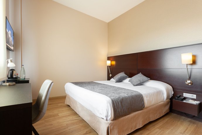 Imagen de la habitación del Hotel Terrassa Confort. Foto 17