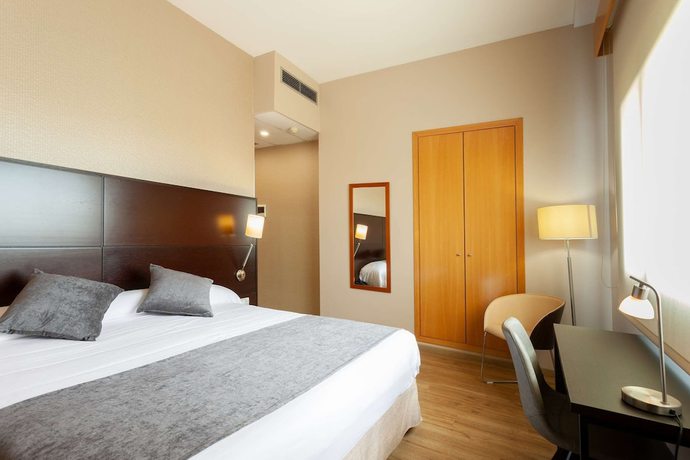 Imagen de la habitación del Hotel Terrassa Confort. Foto 21