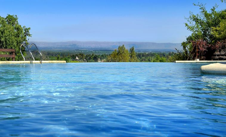 Imagen de la piscina del Hotel Terrazas Club de Monta&ntilde;a. Foto 20