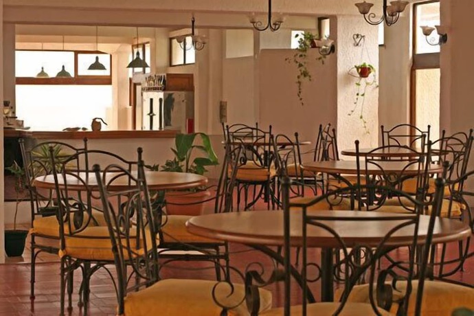 Imagen del bar/restaurante del Hotel Terrazas De Costa Azul. Foto 3