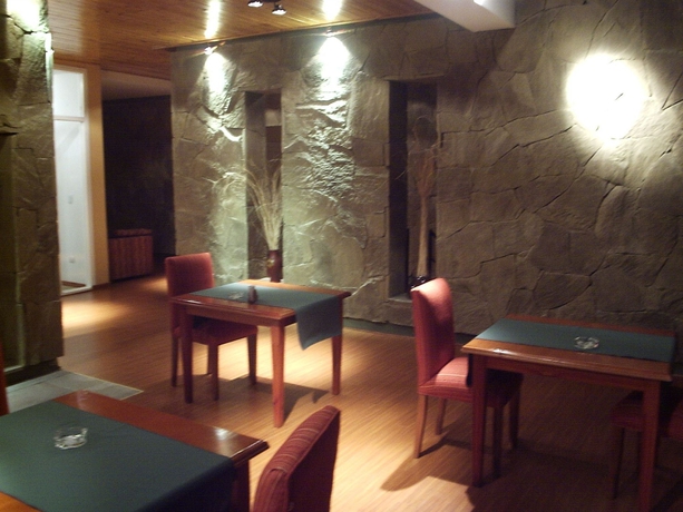 Imagen del bar/restaurante del Hotel Terrazas Del Calafate. Foto 2