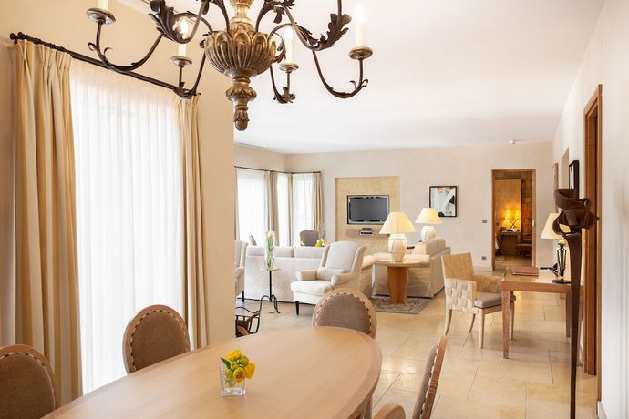 Imagen de la habitación del Hotel Terre Blanche Spa Golf Resort. Foto 9