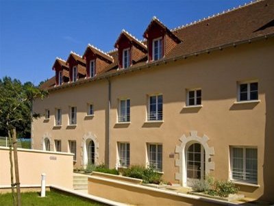 Imagen de los exteriores del Hotel Terres De France - La Roche-posay. Foto 4